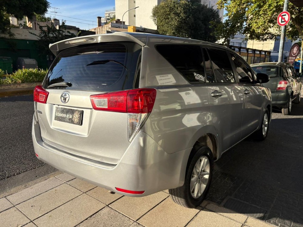 Toyota Innova Sr — foto 7